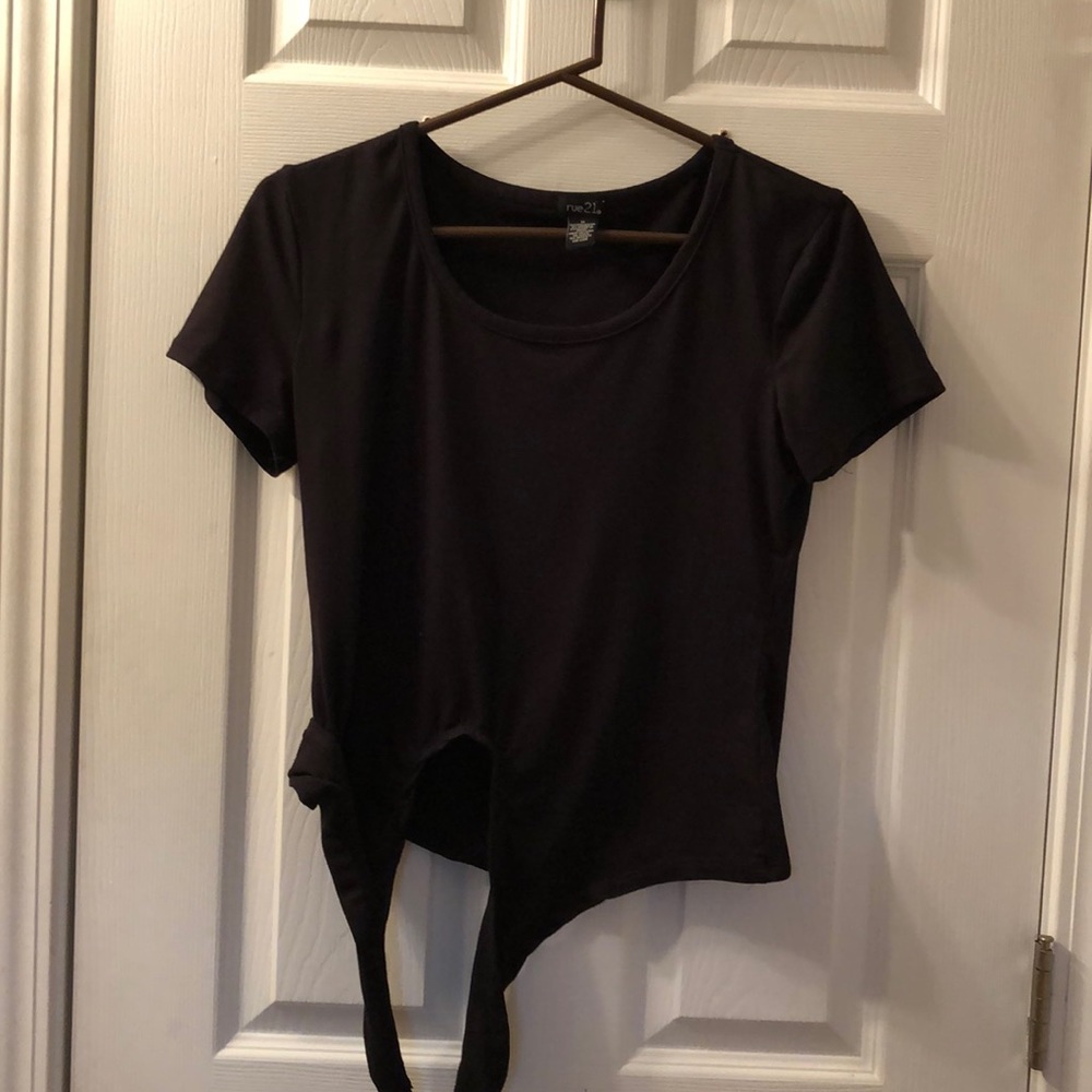 black t shirt